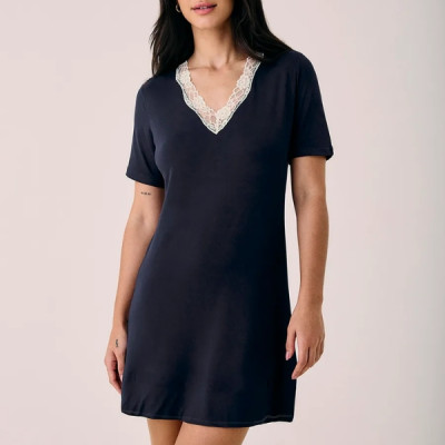 CAMISOLA MANGA CURTA DECOTE V EM VISCOSE E RENDA MOON